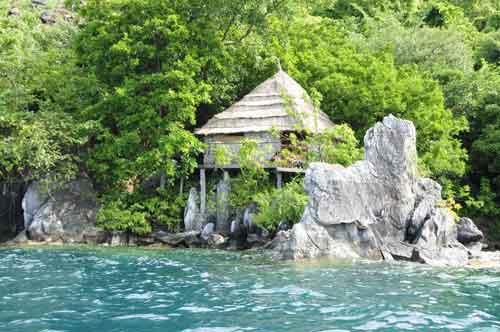 Zulukhuni River Lodge - Lake Malawi